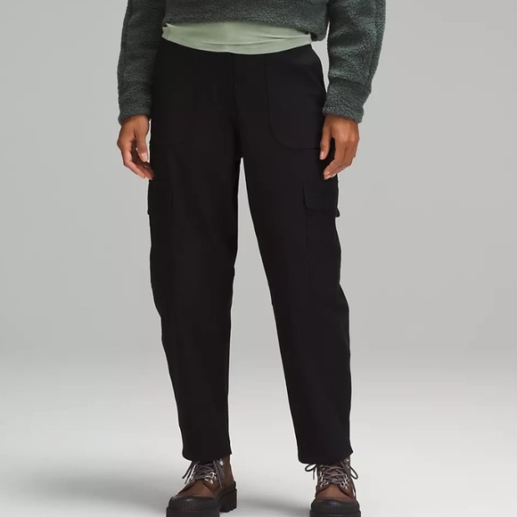 Lululemon Light Cargo Pant - Picture 1 of 8